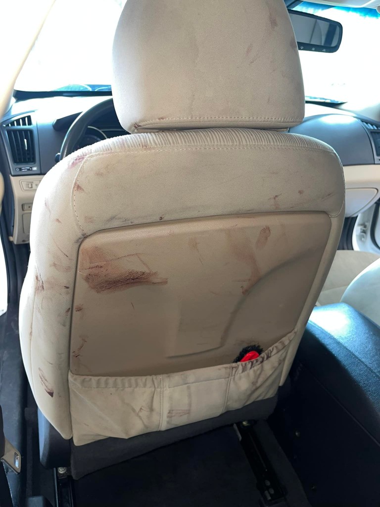 Véres beltérrel reklámozza magát egy autómosó cég 3