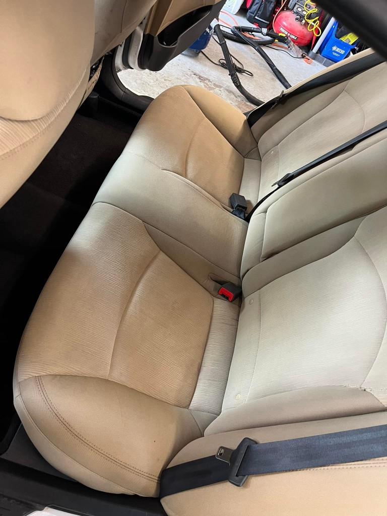 Véres beltérrel reklámozza magát egy autómosó cég 2