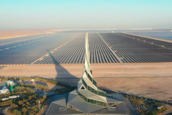 Súlyos gigawattokat termel a gigantikus napelemfarm a sivatagban