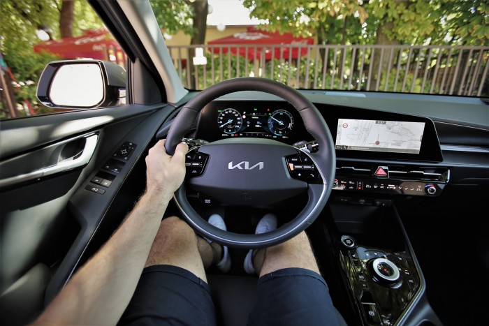 Praktikus különc, épp ezért vonzó az új Kia Niro! 11 | Vezess Praktikus különc, épp ezért vonzó az új Kia Niro! 11