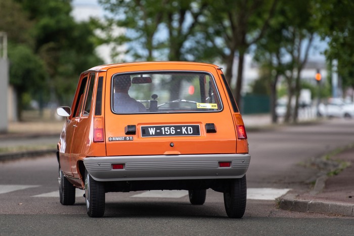 Minden rosszkedvű embernek kellene egy ilyen autó 18