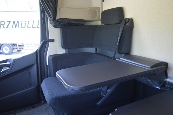 Fotel is van az új Merciben 8 | Vezess Fotel is van az új Merciben 8