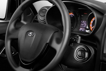 Újra légzsák kerül a Ladákba