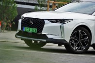 Ebben a kompaktban megnéznek – DS 4 E-Tense 32