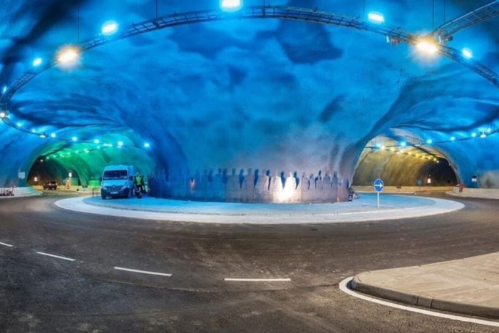 Látványos körforgalom a tenger alatt? Igen, van ilyen!