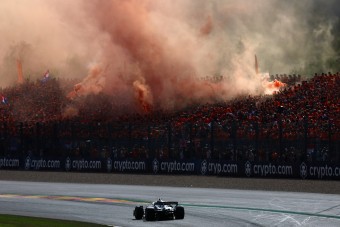 F1: Külön engedéllyel igazolhat pilótát a Red Bull