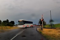 Vonat elé hajtott egy magyar buszsofőr, elítélték 2