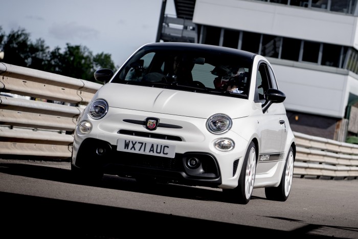 Az autózás jobb, mint a kondizás 6