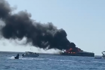 Leégett egy milliárdos új luxusjacht a Földközi-tengeren