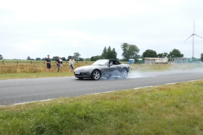 Még ha profinak érzed magad, az ABS akkor is jobban fékez nálad