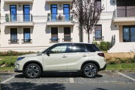 Fullba nyomja a hibridet a legújabb Suzuki Vitara 35