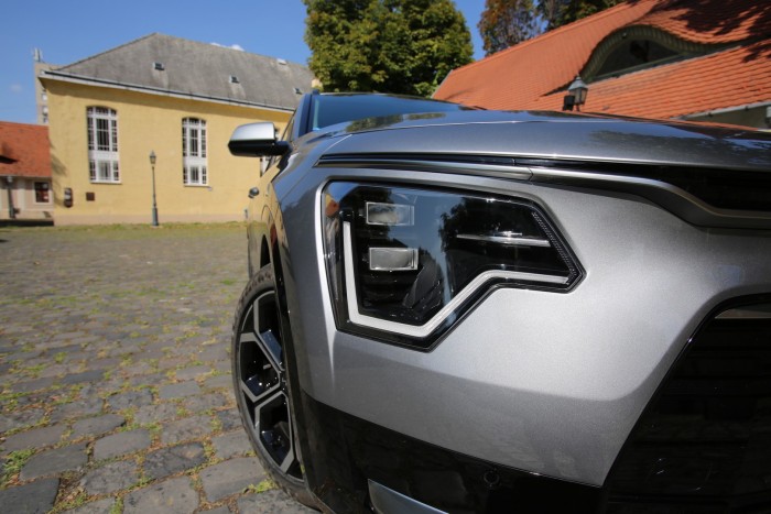 Praktikus különc, épp ezért vonzó az új Kia Niro! 6 | Vezess Praktikus különc, épp ezért vonzó az új Kia Niro! 6