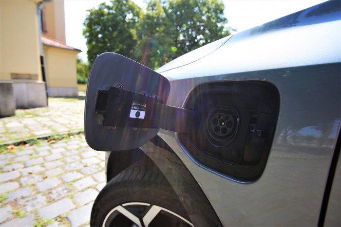 Praktikus különc, épp ezért vonzó az új Kia Niro! 10 | Vezess Praktikus különc, épp ezért vonzó az új Kia Niro! 10