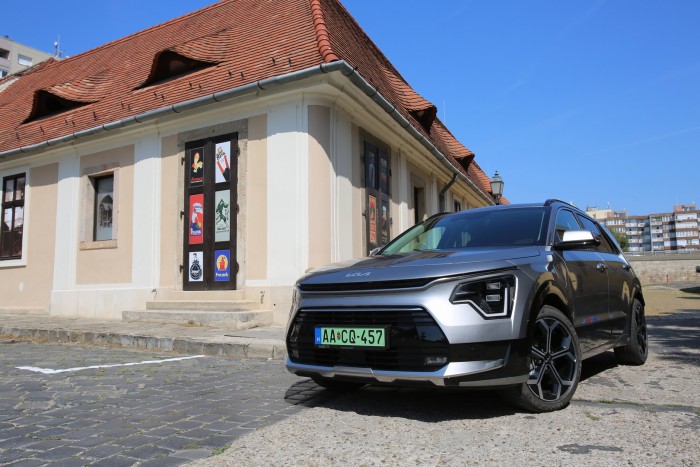 Praktikus különc, épp ezért vonzó az új Kia Niro! 13 | Vezess Praktikus különc, épp ezért vonzó az új Kia Niro! 13
