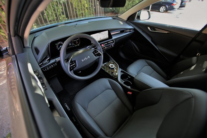 Praktikus különc, épp ezért vonzó az új Kia Niro! 7 | Vezess Praktikus különc, épp ezért vonzó az új Kia Niro! 7