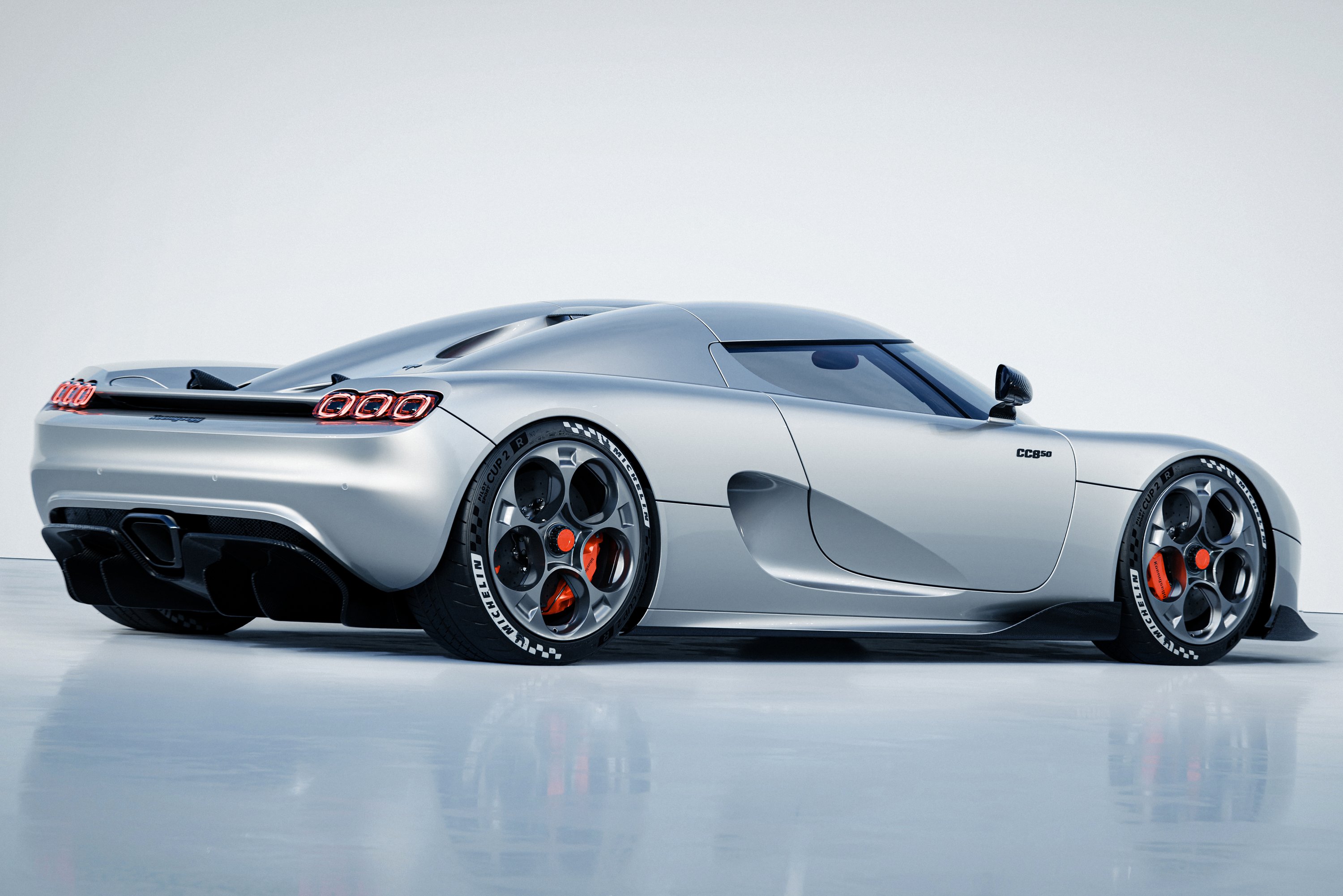 Koenigsegg 5 came out with a world novelty