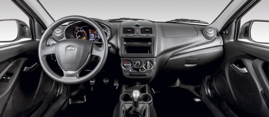 Újra légzsák kerül a Ladákba