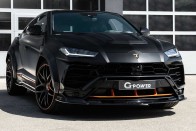 Még erősebb lett a Lamborghini SUV-ja 11