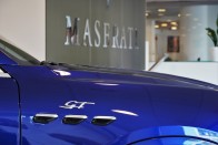 Itthon a legújabb Maserati. Ültünk az akár 530 lóerős Grecaléban! 36
