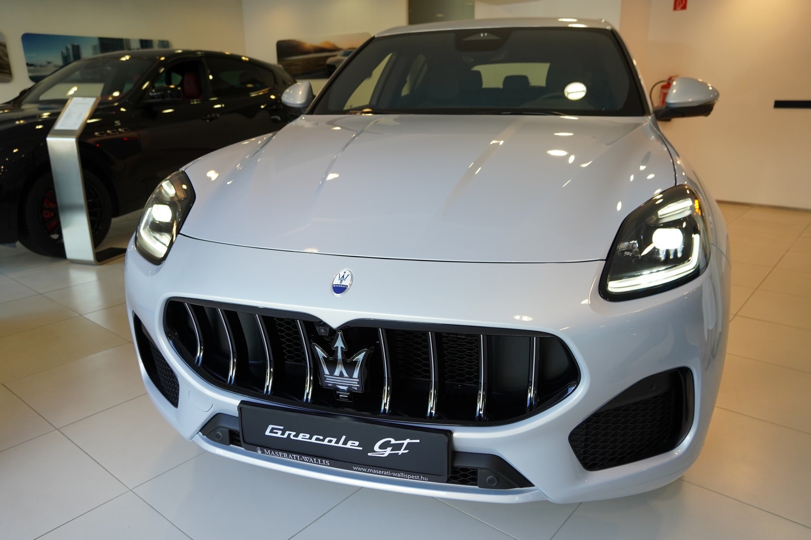 Itthon a legújabb Maserati. Ültünk az akár 530 lóerős Grecaléban! 16
