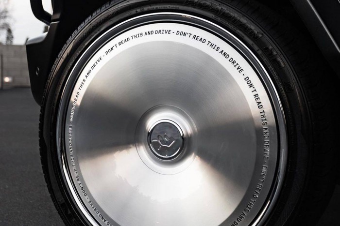 Flekkensütő tárcsákon gurul ez a monumentális Cadillac 3