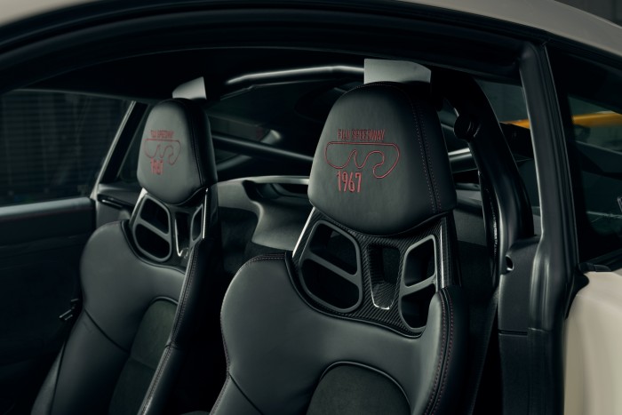 55 éves ikon előtt tiszteleg a Porsche 6