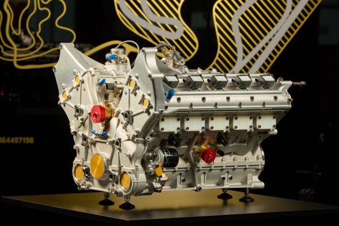 Az F1-es autók Trabantok ehhez a Batmobilhoz képest 6