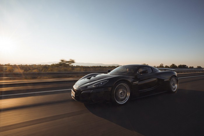 F1-világbajnoknál landolt az első 1900 lóerős villany-hiperautó 2