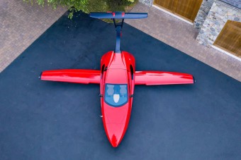 Felszállásra kész a hibrid repülő autó