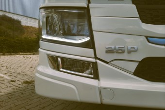 Lábujjhegyen oson a városban ez a villanyteherautó