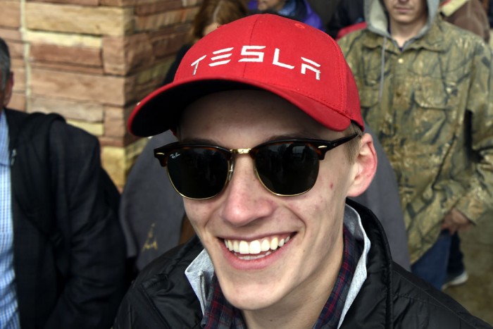 Ennyit ér a Tesla a párválasztásnál