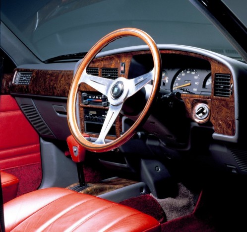 Haszonjárműből készült a kamu veterán szedán 7