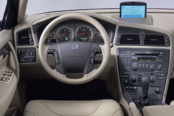 Megalázó verést kaptak az érintőképernyővel szerelt új autók egy öreg Volvótól