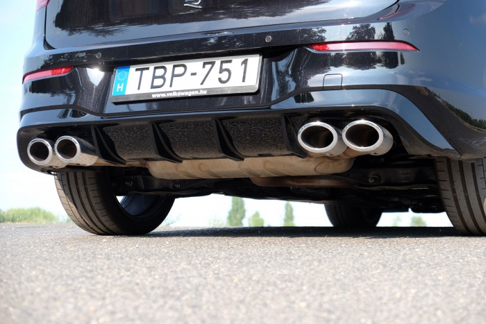 Két Golf egy áráért – VW Golf R teszt 12 | Vezess Két Golf egy áráért – VW Golf R teszt 12