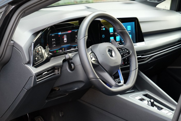 Két Golf egy áráért – VW Golf R teszt 1 | Vezess Két Golf egy áráért – VW Golf R teszt 1