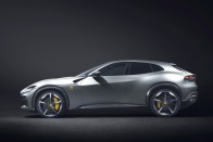 Négyajtós sportkocsi a Ferraritól 48