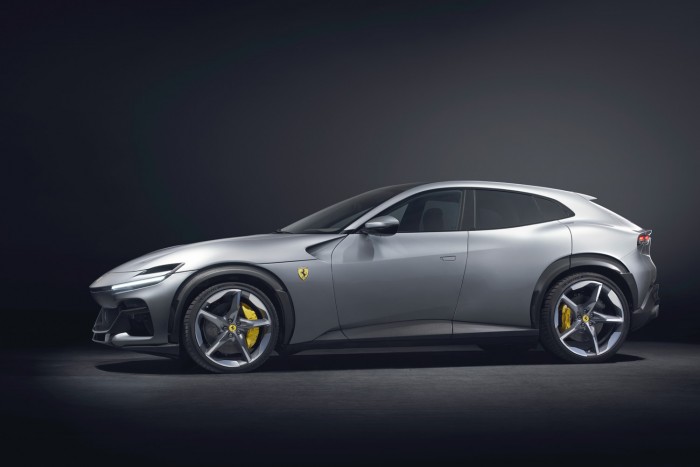 Négyajtós sportkocsi a Ferraritól 7