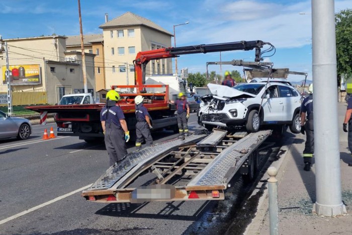 Cobra 11-be illő baleset volt a Soroksári úton