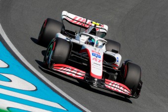 F1: Schumachert is váratlanul érte az újabb bravúr