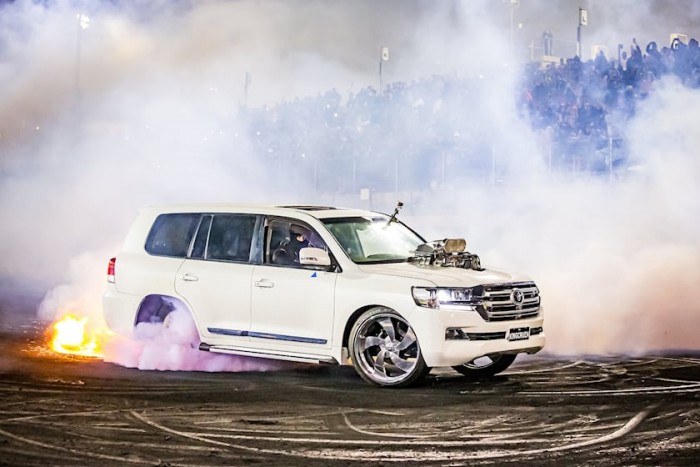 Kiégett roncsból lett gumigyilkos óriás a terepjáró Toyota 2