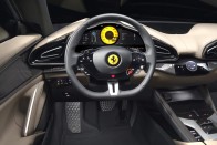 Négyajtós sportkocsi a Ferraritól 70
