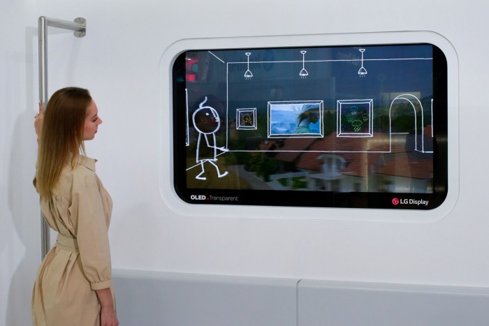 Suhanó táj helyett reklám nézhet vissza ránk a vonatok ablakaiból