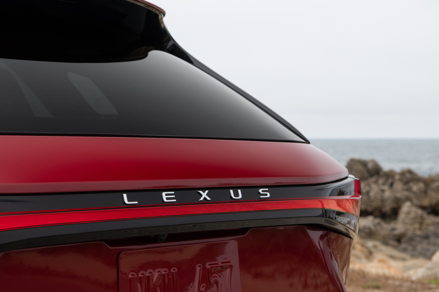 2023_rx_350h_awd_red_mica11 | Vezess | Vezess