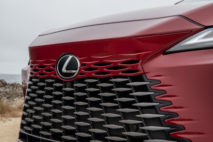 Egy hibrid SUV, amit jó vezetni – Itt az új Lexus RX 6 | Vezess Egy hibrid SUV, amit jó vezetni – Itt az új Lexus RX 6