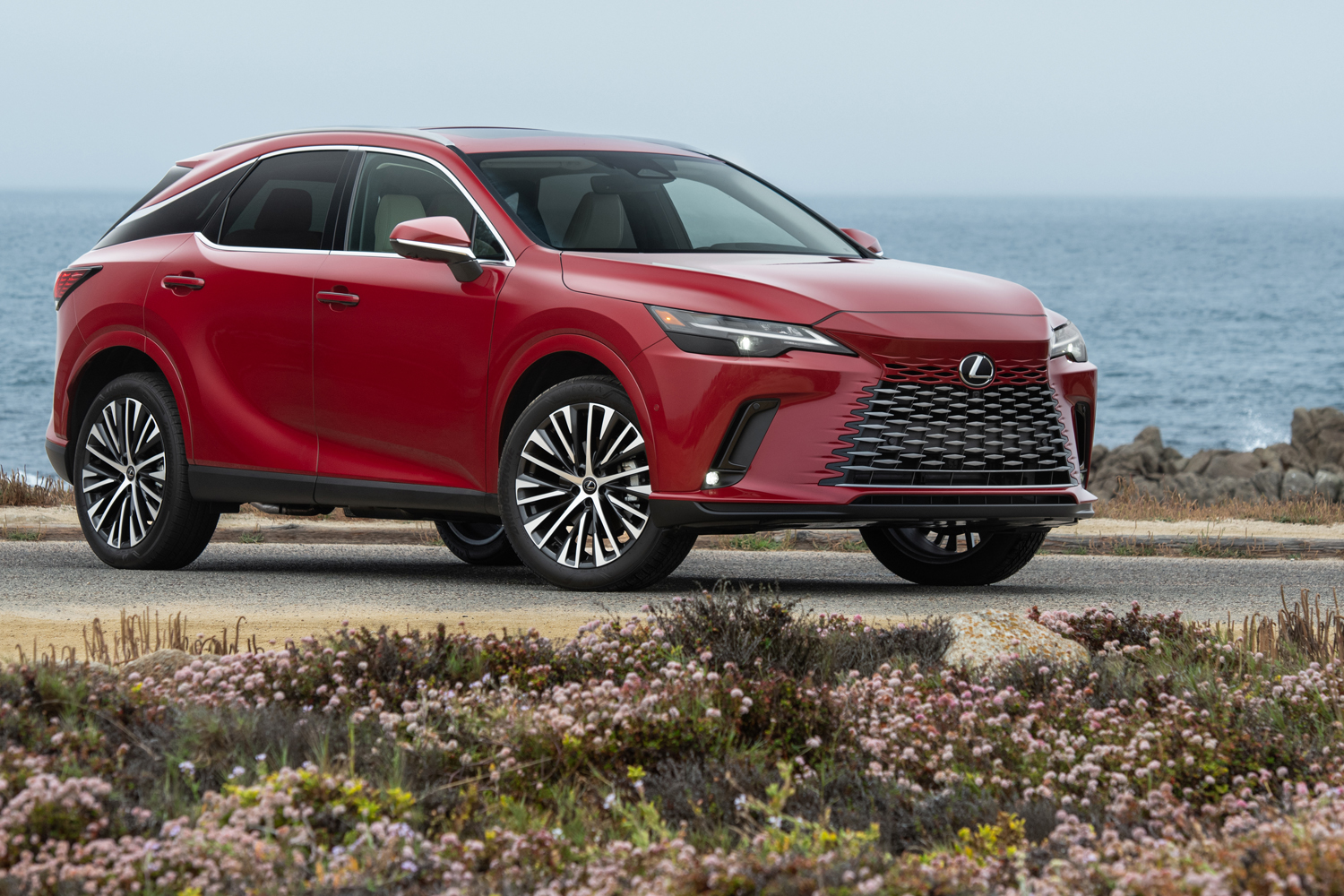 2023_rx_350h_awd_red_mica8 | Vezess | Vezess