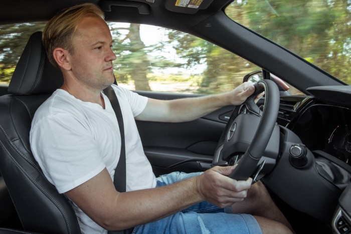 Egy hibrid SUV, amit jó vezetni – Itt az új Lexus RX 17 | Vezess Egy hibrid SUV, amit jó vezetni – Itt az új Lexus RX 17