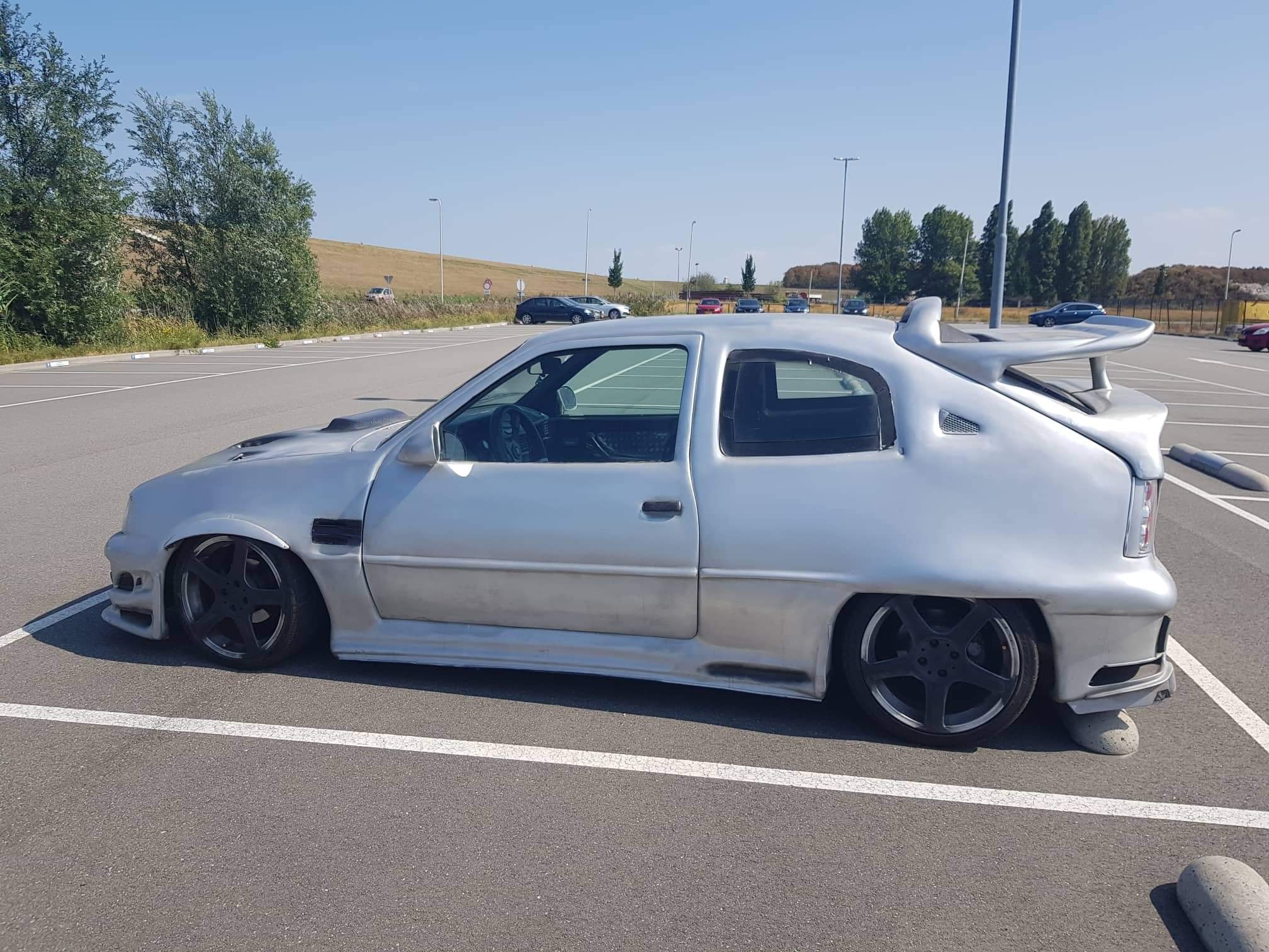 Megcsípte a darázs ezt a furcsa és megmagyarázhatatlan Opelt? 1