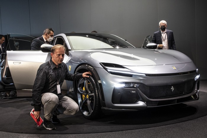 Négyajtós sportkocsi a Ferraritól 1 Négyajtós sportkocsi a Ferraritól 1