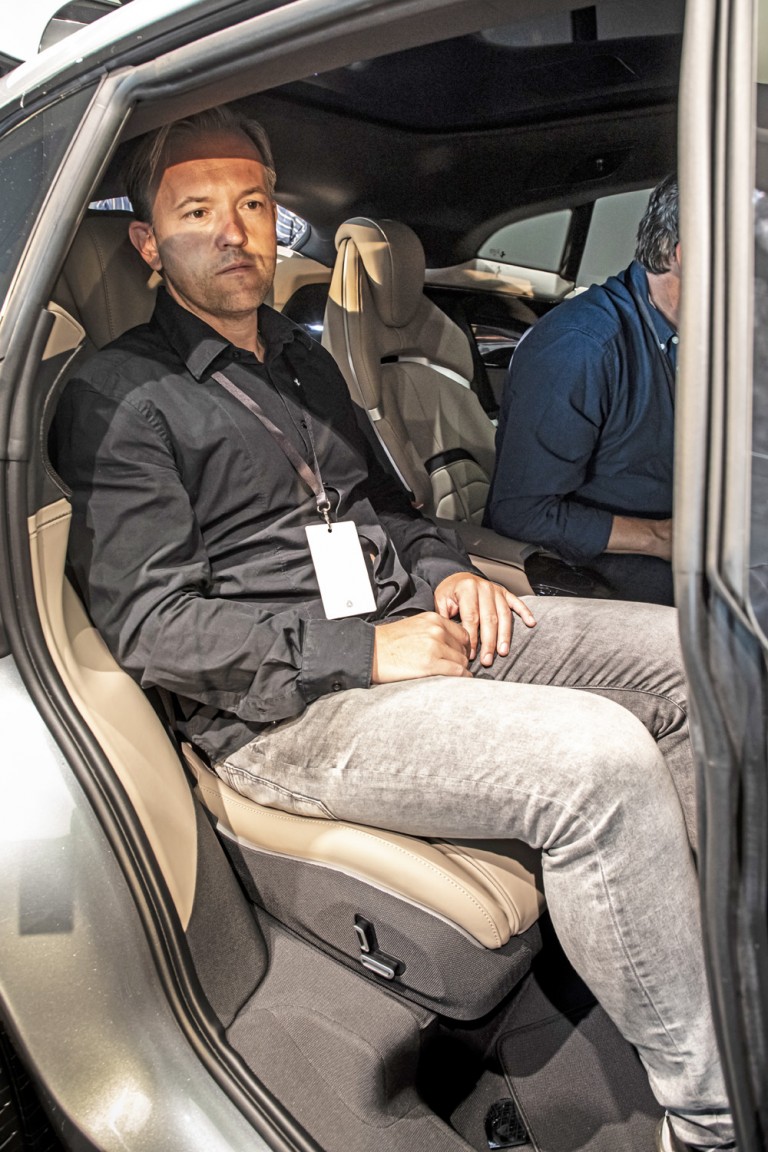 Négyajtós sportkocsi a Ferraritól 11