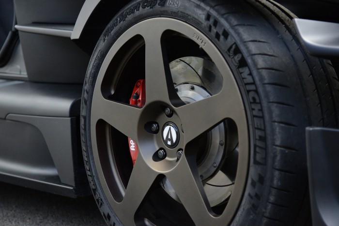 Gyári videókon az Ariel Hipercar